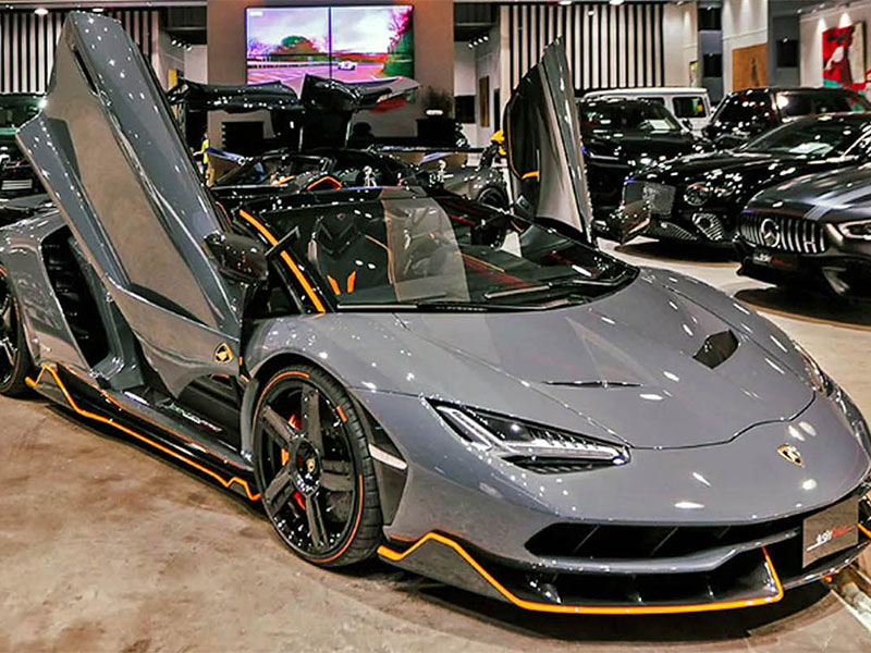 بالصور... عرض لامبورغيني سنتيناريو رودستر للبيع في السعودية بسعر خيالي